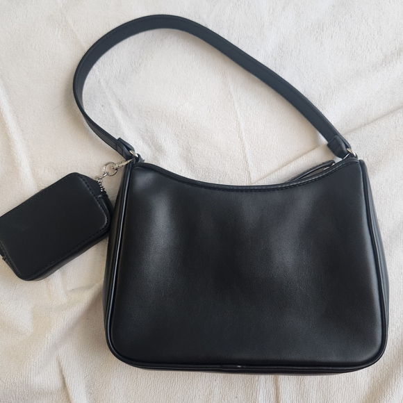 Guess Purse - Picture 4 of 5